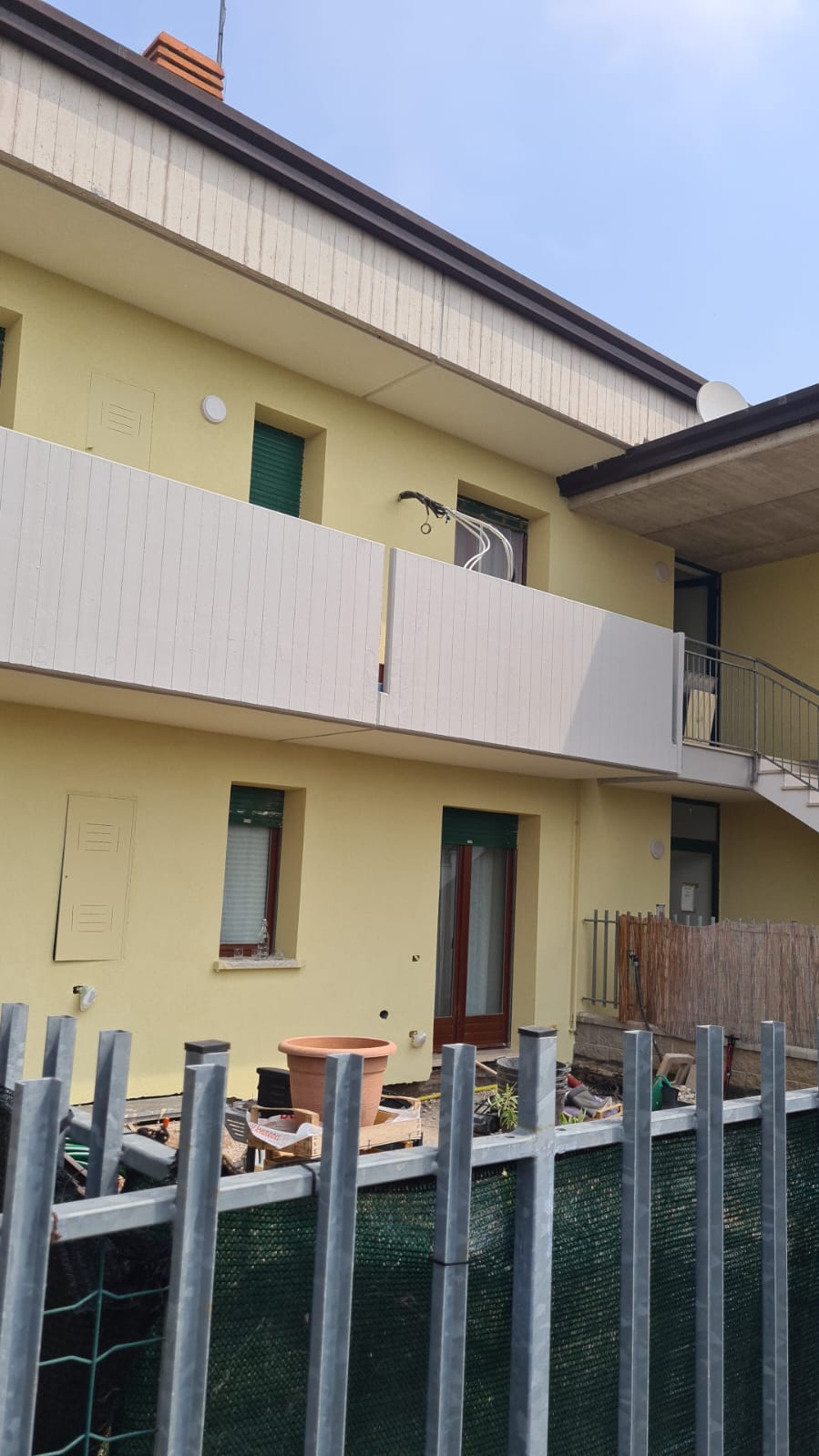 Balconi e volumi esterni completati